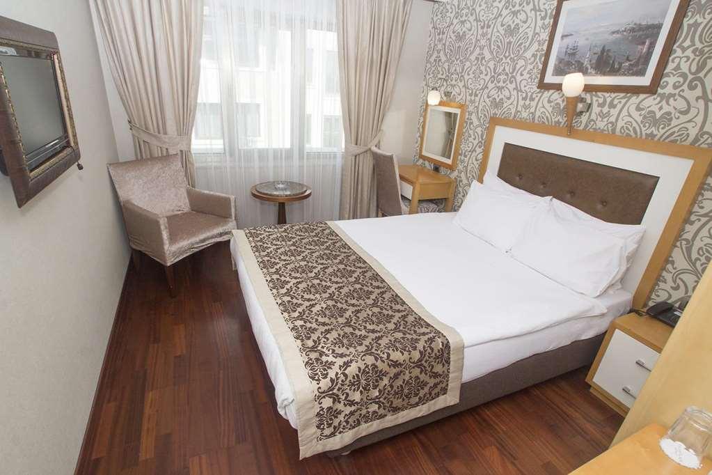 Hotel Nova Plaza Taksim Square 4*
